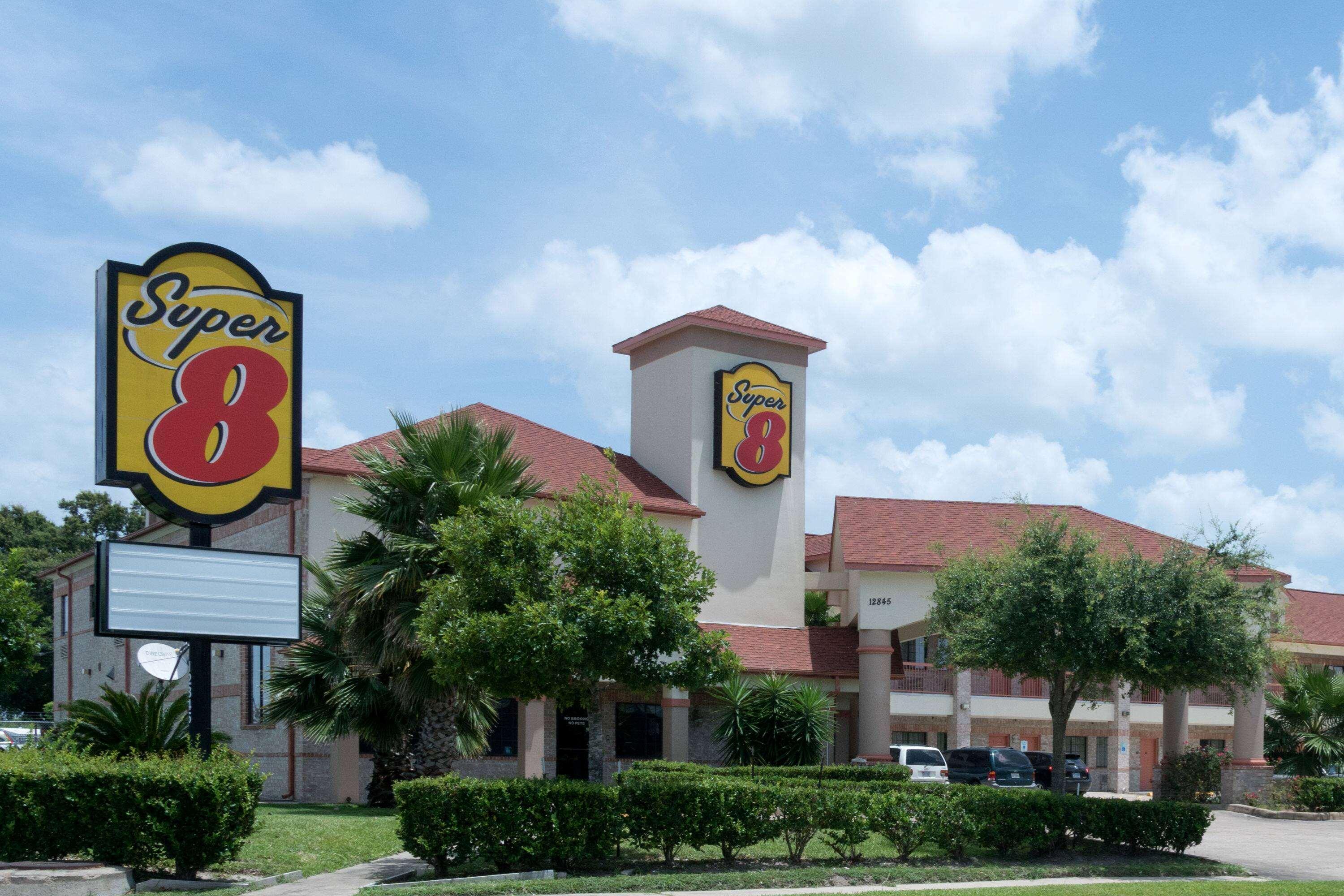 Super 8 By Wyndham Stafford Sugarland Area Hotel Exterior photo